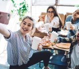 4 consejos para una convivencia feliz: organizar las tareas del hogar.