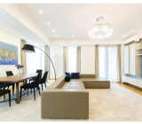 Muebles elegantes y luminosos en un apartamento en Bucarest